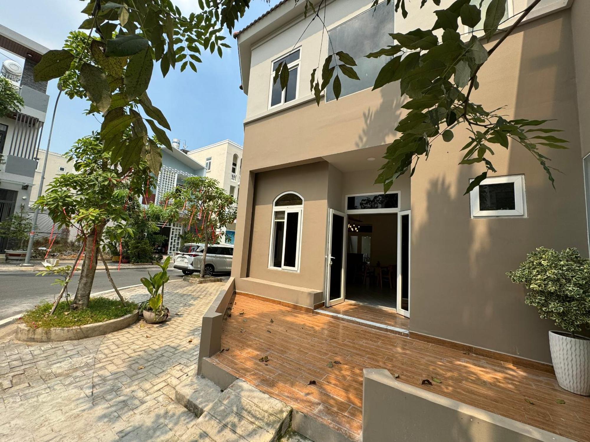 La Homestay Long Xuyên Eksteriør billede